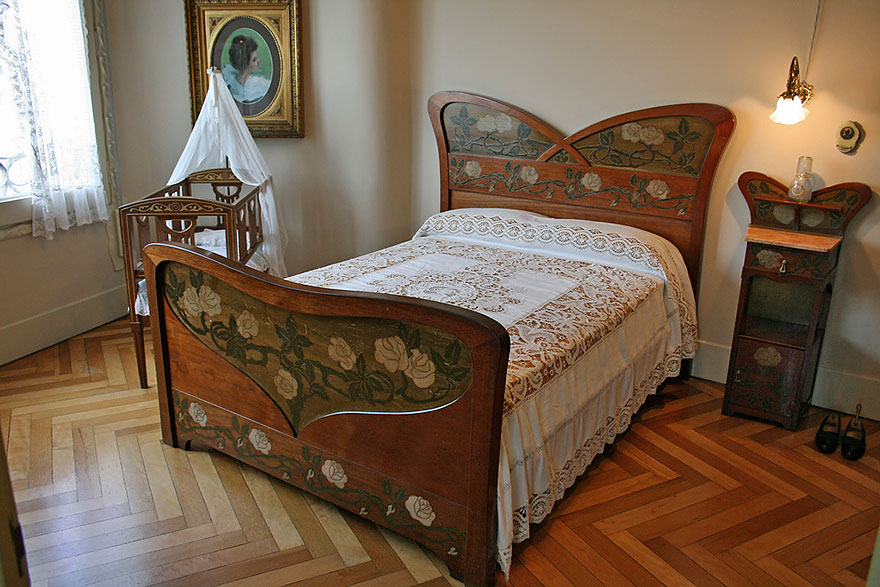 Bedroom in La Pedrera